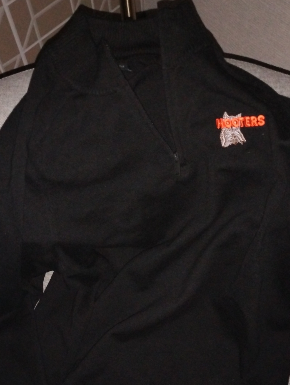 NEW ⚠️ 💖 ✨ Hooters Men's Black Half-Zip Pullover with Orange Logo